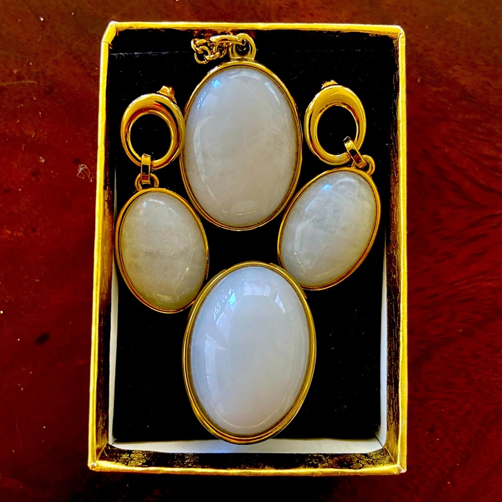 Brazilian White Agate Set Necklace with Pendant,Earrings,Ring.Made in Brazil